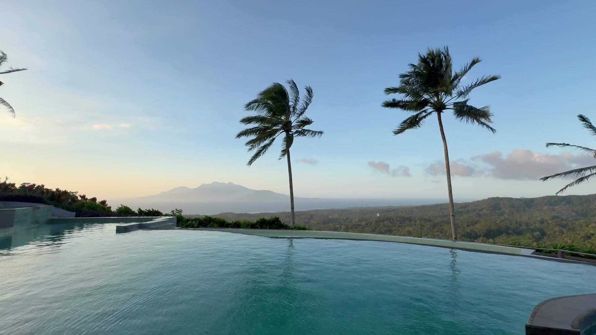 Villa de luxe et piscine à débordement